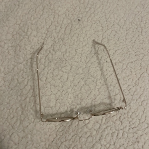 Gold framed blue light glasses - Picture 3 of 3